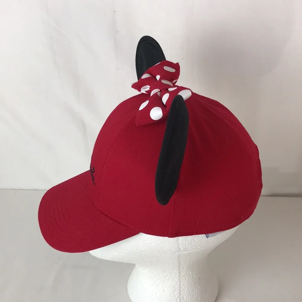 Minnie Mouse Disney cap NWOT